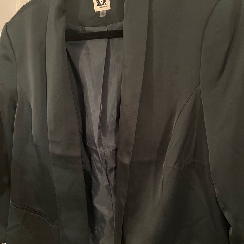 Gorgeous green blazer